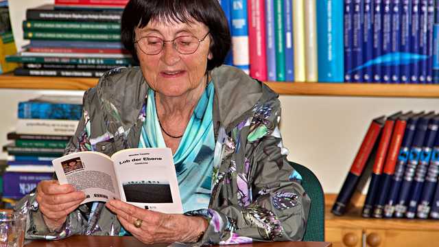Polanica-Zdrój: Spotkanie z Monika Taubitz, pisarką wysiedloną w 1946 roku do Niemiec, 25.5.2023