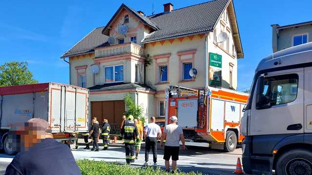 W centrum Kudowy-Zdroju zapaliła się ciężarowka, 31.5.2023