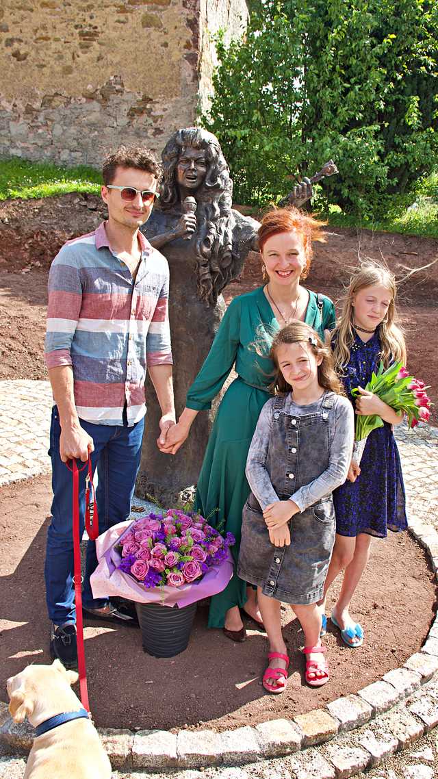 Odsłonięcie pomnika Violett Villas. Lewin Kłodzki, 10.6.2023