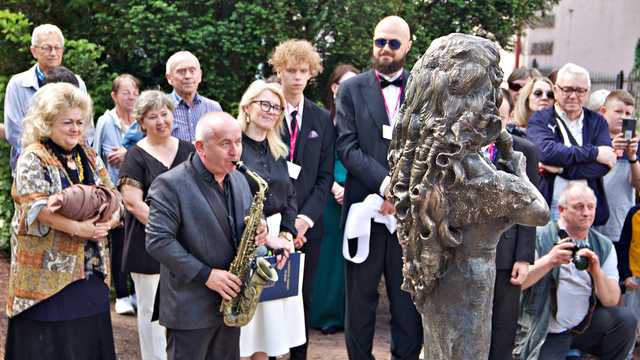 Odsłonięcie pomnika Violett Villas. Lewin Kłodzki, 10.6.2023