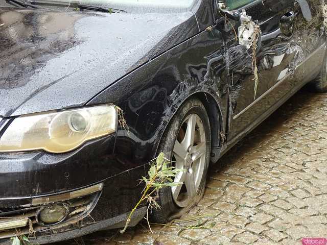 [WIDEO/FOTO] Tragiczna sytuacja powodziowa w Kłodzku: Zniszczone ulice, budynki i wszechobecny szlam