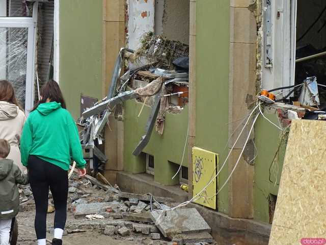 [WIDEO/FOTO] Tragiczna sytuacja powodziowa w Kłodzku: Zniszczone ulice, budynki i wszechobecny szlam
