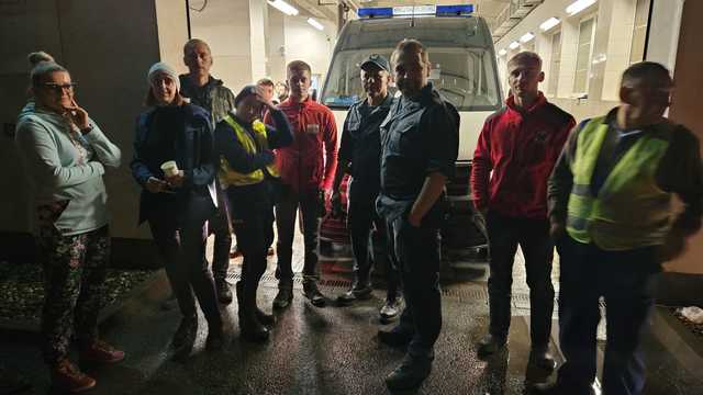 [FOTO] Na terenie bazy PKS-u przekazywane są dary dla powodzian. Pomóc może każdy