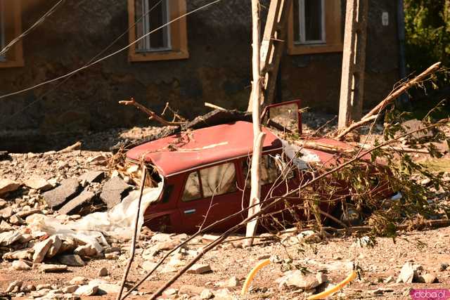 [WIDEO/FOTO] Lądek-Zdrój pogrążony po powodzi. Postapokaliptyczny obraz miasta, które nawiedził żywioł