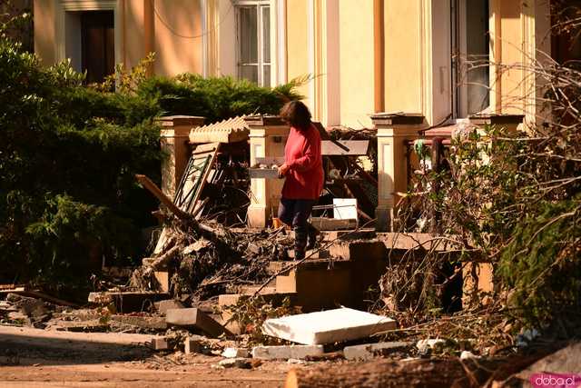 [WIDEO/FOTO] Lądek-Zdrój pogrążony po powodzi. Postapokaliptyczny obraz miasta, które nawiedził żywioł