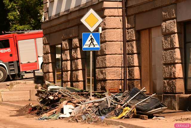 [WIDEO/FOTO] Lądek-Zdrój pogrążony po powodzi. Postapokaliptyczny obraz miasta, które nawiedził żywioł
