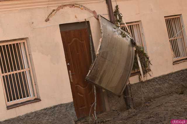 [WIDEO/FOTO] Lądek-Zdrój pogrążony po powodzi. Postapokaliptyczny obraz miasta, które nawiedził żywioł