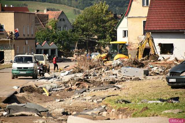 [WIDEO/FOTO] Lądek-Zdrój pogrążony po powodzi. Postapokaliptyczny obraz miasta, które nawiedził żywioł