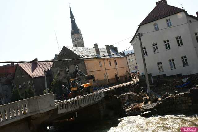 [WIDEO/FOTO] Lądek-Zdrój pogrążony po powodzi. Postapokaliptyczny obraz miasta, które nawiedził żywioł