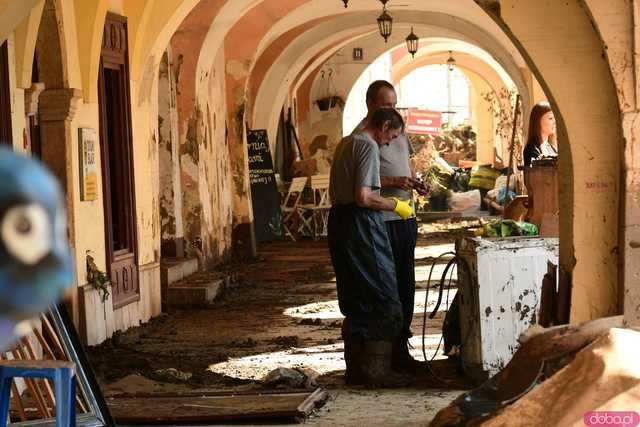 [WIDEO/FOTO] Lądek-Zdrój pogrążony po powodzi. Postapokaliptyczny obraz miasta, które nawiedził żywioł