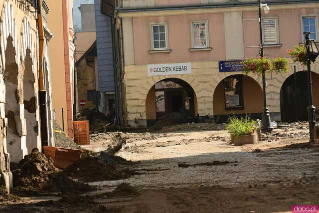 [WIDEO/FOTO] Lądek-Zdrój pogrążony po powodzi. Postapokaliptyczny obraz miasta, które nawiedził żywioł