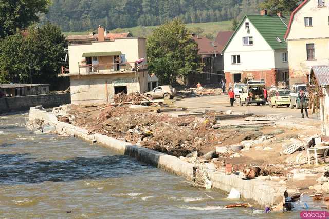 [WIDEO/FOTO] Lądek-Zdrój pogrążony po powodzi. Postapokaliptyczny obraz miasta, które nawiedził żywioł