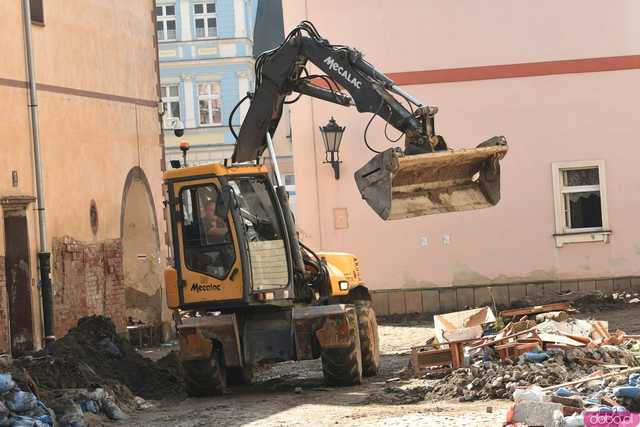 [WIDEO/FOTO] Lądek-Zdrój pogrążony po powodzi. Postapokaliptyczny obraz miasta, które nawiedził żywioł