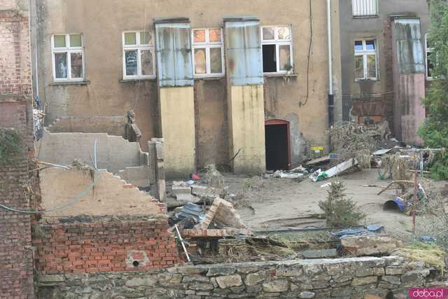 [WIDEO/FOTO] Lądek-Zdrój pogrążony po powodzi. Postapokaliptyczny obraz miasta, które nawiedził żywioł