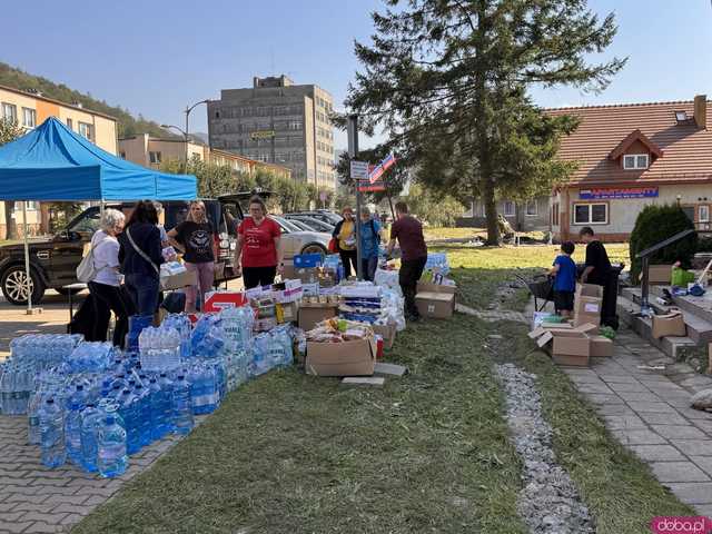 [WIDEO/FOTO] Gruzowiska, zawalone budynki i bezradność mieszkańców. Makabryczny obraz Stronia Śląskiego po powodzi