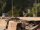 [WIDEO/FOTO] Gruzowiska, zawalone budynki i bezradność mieszkańców. Makabryczny obraz Stronia Śląskiego po powodzi