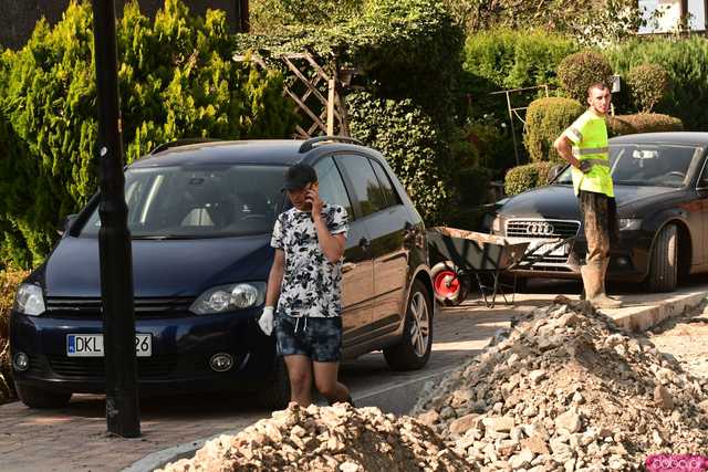 [WIDEO/FOTO] Gruzowiska, zawalone budynki i bezradność mieszkańców. Makabryczny obraz Stronia Śląskiego po powodzi