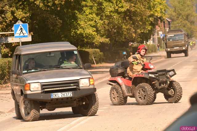 [WIDEO/FOTO] Gruzowiska, zawalone budynki i bezradność mieszkańców. Makabryczny obraz Stronia Śląskiego po powodzi