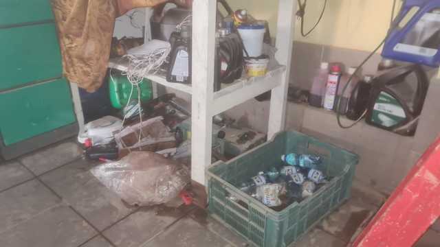 Pomagali powodzianom, a w tym czasie ich remiza uległa zalaniu. Pomóżmy strażakom-ochotnikom z Zabłocia!