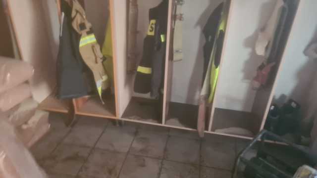 Pomagali powodzianom, a w tym czasie ich remiza uległa zalaniu. Pomóżmy strażakom-ochotnikom z Zabłocia!