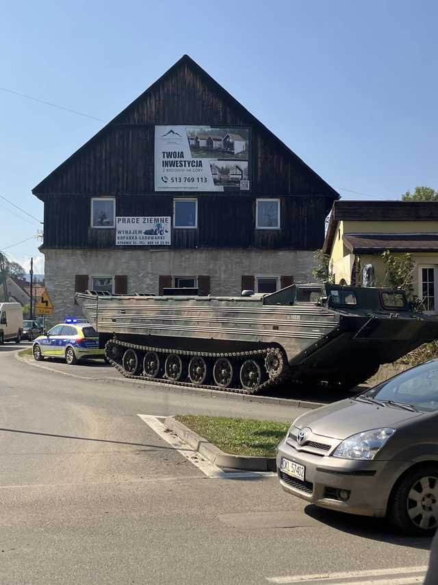 [FOTO] Wicepremier i marszałek województwa odwiedzili powiat kłodzki po powodzi