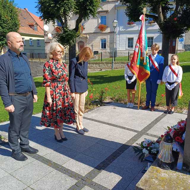 [FOTO] W Lewinie Kłodzkim celebrowali Światowy Dzień Sybiraka