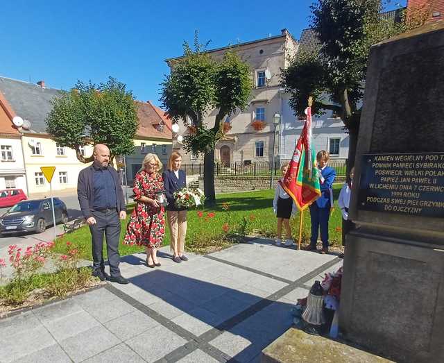 [FOTO] W Lewinie Kłodzkim celebrowali Światowy Dzień Sybiraka