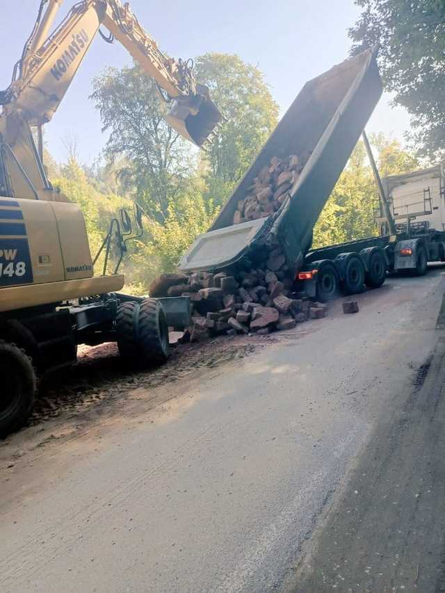 [FOTO] Drogi wojewódzkie w Świerkach i Ołdrzychowicach Kłodzkich już przejezdne
