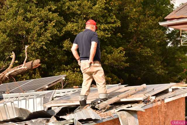 [WIDEO/FOTO] Mieszkańcy Stronia Śląskiego walczą o nową, lepszą przyszłość. Trwa trudna walka ze skutkami żywiołu