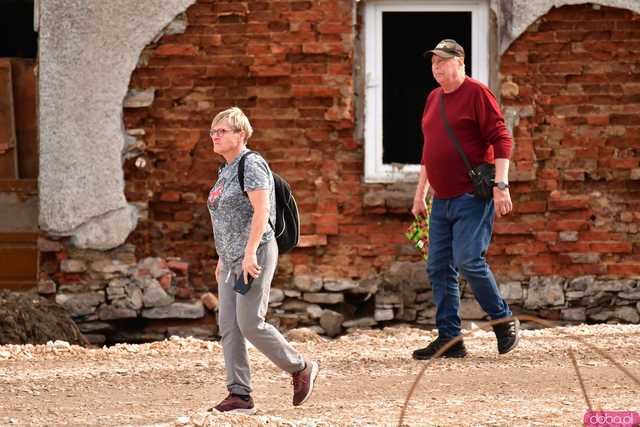 [WIDEO/FOTO] Mieszkańcy Stronia Śląskiego walczą o nową, lepszą przyszłość. Trwa trudna walka ze skutkami żywiołu