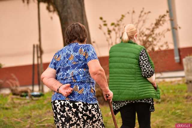[WIDEO/FOTO] Wrak samochodu w rzece, podmyte drogi, zalane budynki. Obraz popowodziowych zniszczeń w gminie Kłodzko