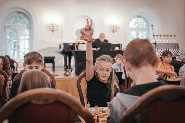 [FOTO] Szachowa rywalizacja w dusznickim Teatrze Zdrojowym
