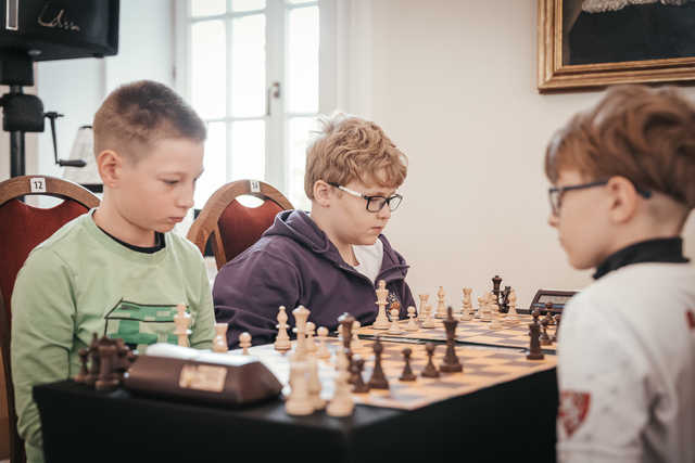 [FOTO] Szachowa rywalizacja w dusznickim Teatrze Zdrojowym