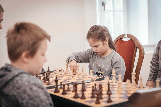 [FOTO] Szachowa rywalizacja w dusznickim Teatrze Zdrojowym