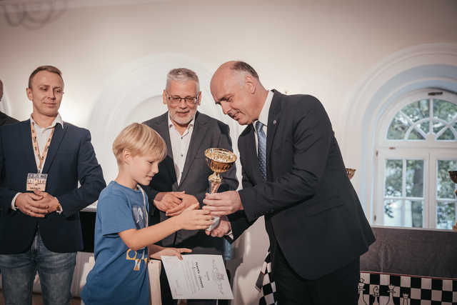 [FOTO] Szachowa rywalizacja w dusznickim Teatrze Zdrojowym