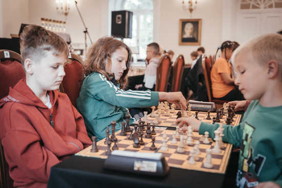 [FOTO] Szachowa rywalizacja w dusznickim Teatrze Zdrojowym