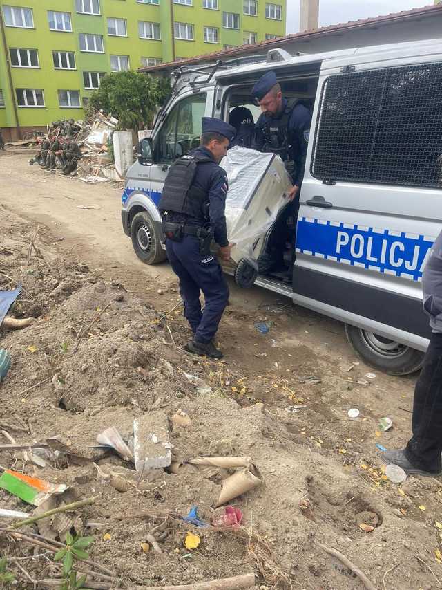 [FOTO] Komendant Główny Policji odwiedził tereny objęte powodzią