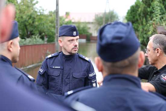 [FOTO] Komendant Główny Policji odwiedził tereny objęte powodzią