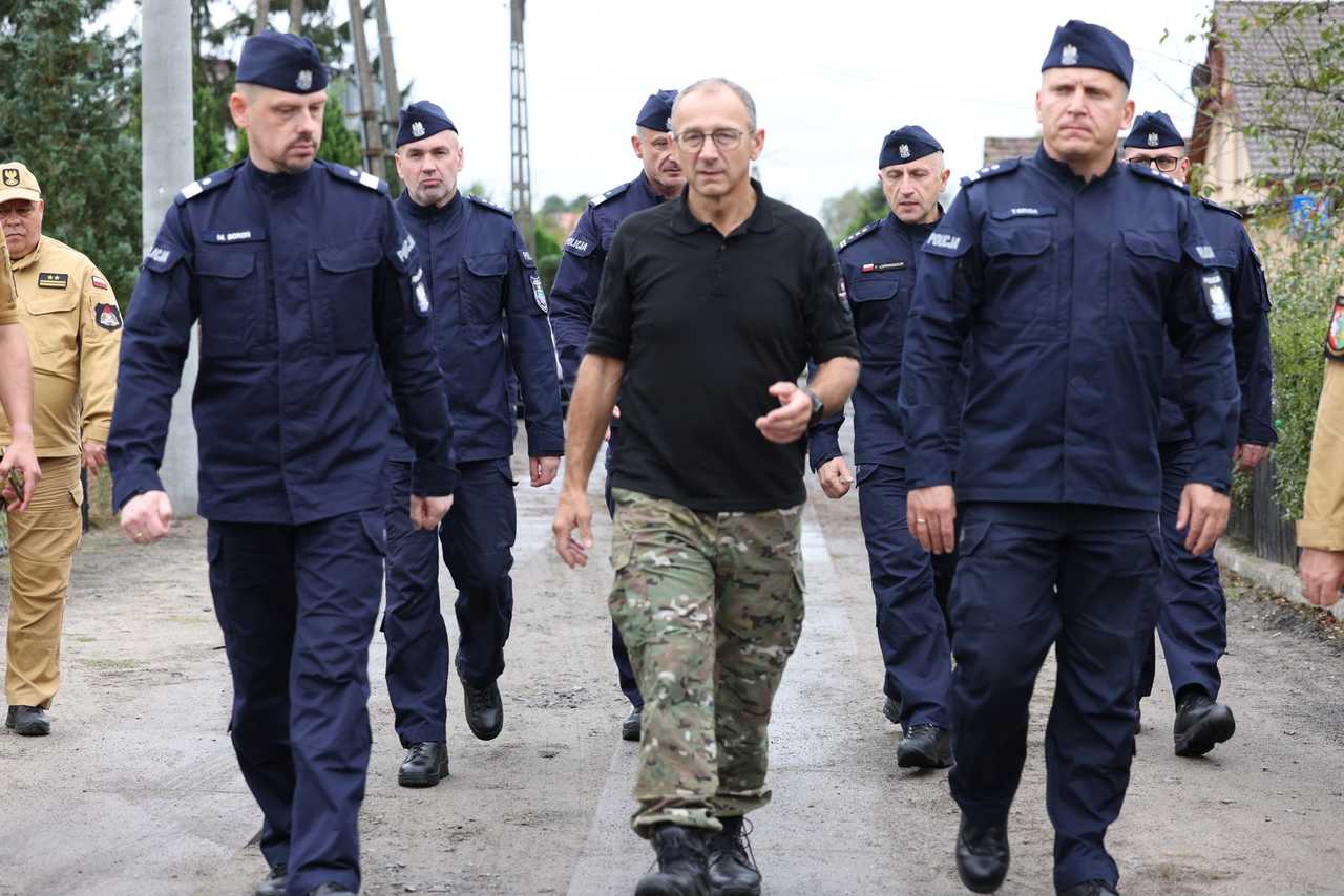 [FOTO] Komendant Główny Policji odwiedził tereny objęte powodzią
