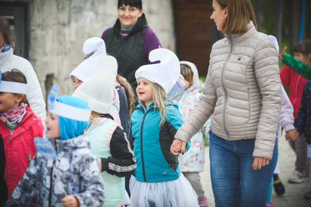 [FOTO] Pochód Smerfów przeszedł ulicami Dusznik-Zdroju