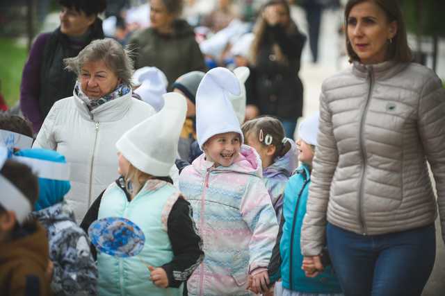 [FOTO] Pochód Smerfów przeszedł ulicami Dusznik-Zdroju