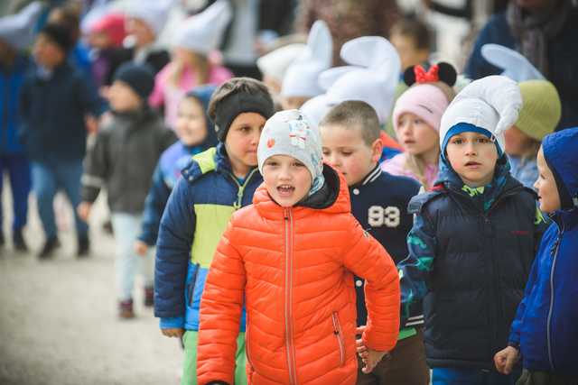 [FOTO] Pochód Smerfów przeszedł ulicami Dusznik-Zdroju