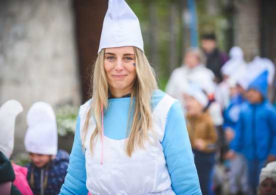 [FOTO] Pochód Smerfów przeszedł ulicami Dusznik-Zdroju