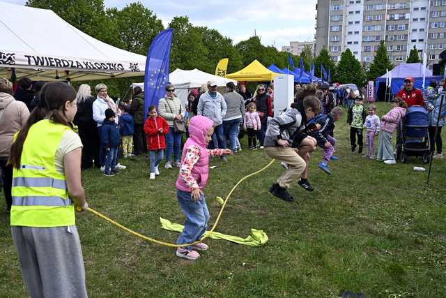[FOTO] Masa atrakcji na Pikniku Europejskim na Osiedlu Kruczkowskiego w Kłodzku