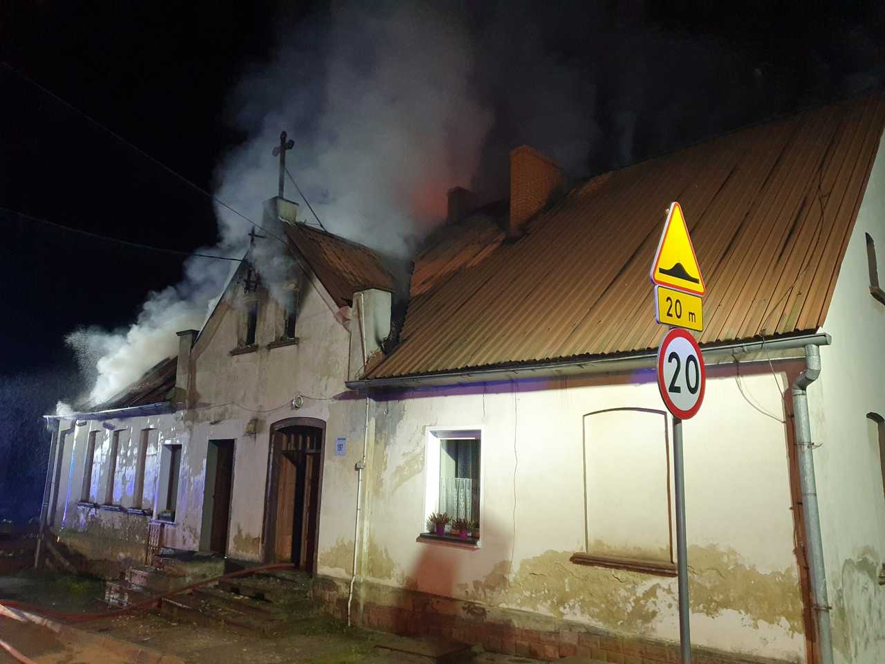 Pomóżmy pogorzelcom z Przygórza. Minionej nocy trzy rodziny straciły dorobek życia... [ZRZUTKA]