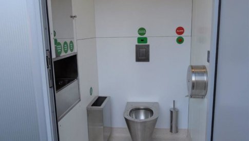 Nowa toaleta na targowisku w Świebodzicach 