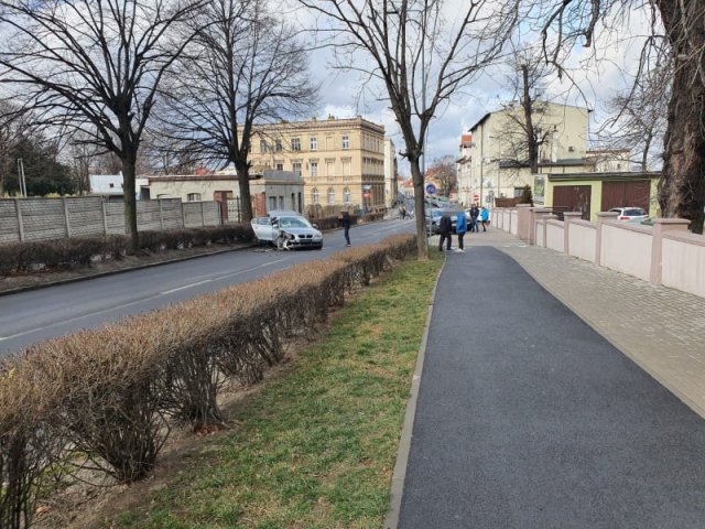 Zderzenie dwóch osobówek w Świebodzicach