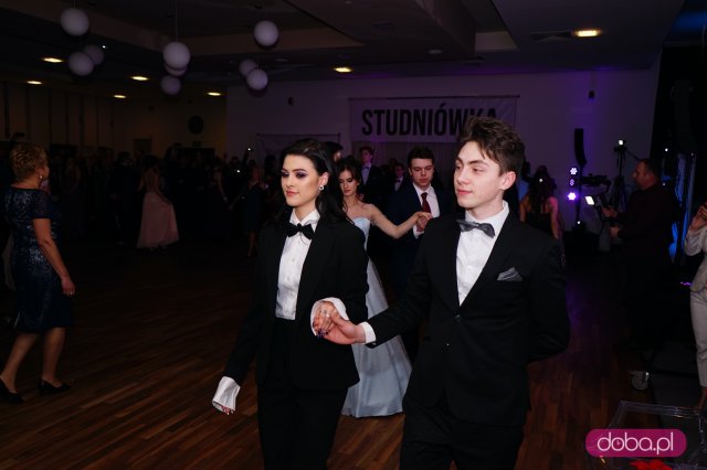 Tak bawią się maturzyści z II LO w Świdnicy 