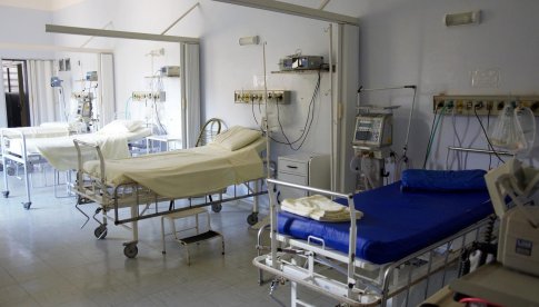 Mieszkanka Żarowa hospitalizowana w Wałbrzychu z podejrzeniem koronawirusa