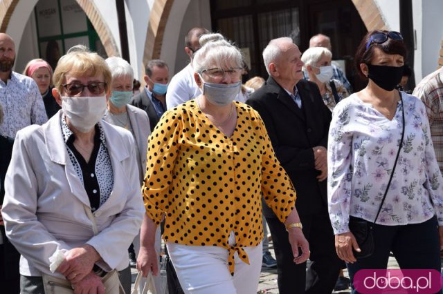 [FOTO, WIDEO] Procesja Bożego Ciała przeszła ulicami Świdnicy